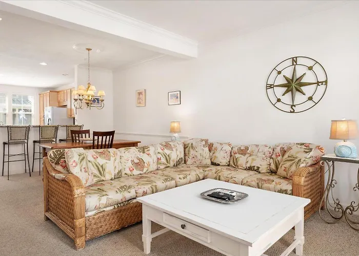 Beautiful 4 Bedroom Townhouse In Sunset Island! Holiday home *