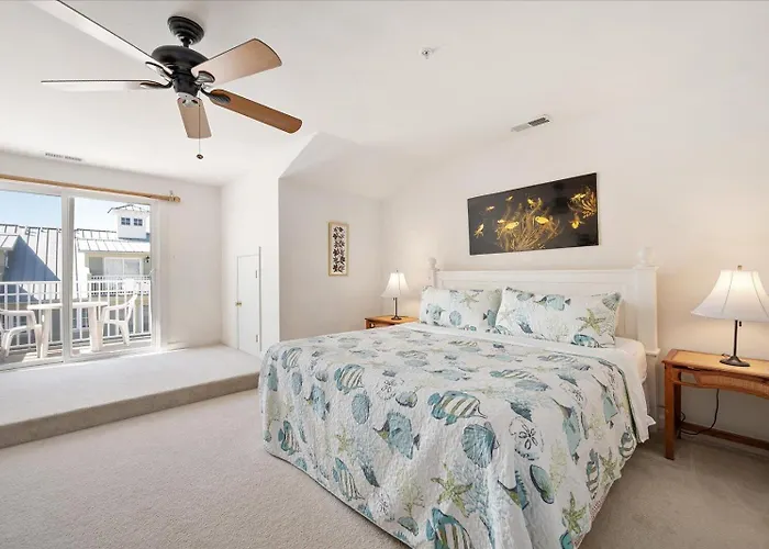 Beautiful 4 Bedroom Townhouse In Sunset Island! Holiday home *