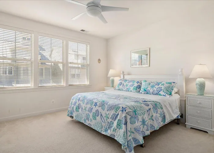 Beautiful 4 Bedroom Townhouse In Sunset Island! Holiday home *
